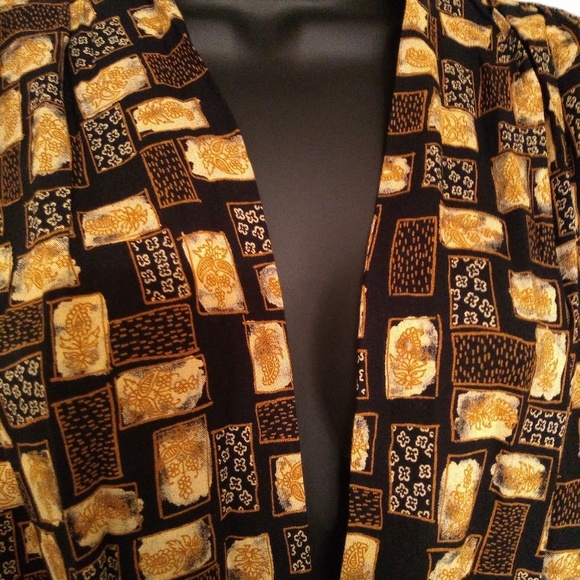 Cover-up wore one time LG - Picture 3 of 8